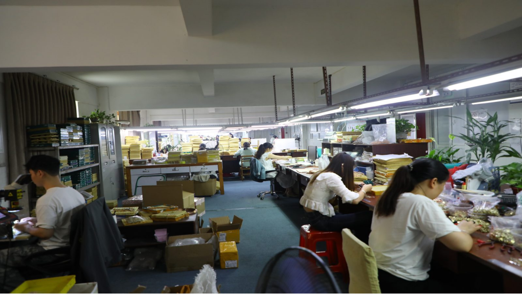 JINYI Jewelry Workshop Development Context JINYI Jewelry workshop context showing jewelry development workstations