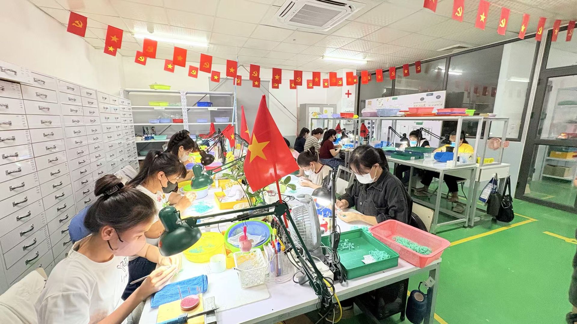 Vietnam Jewelry Factory Production Line and Workshop Floor at Jinyi Jewelry