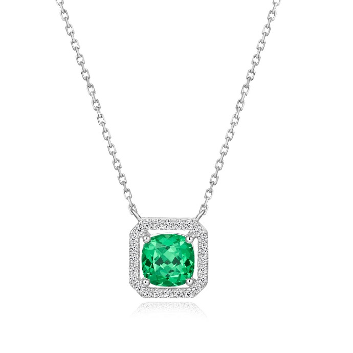 Emerald Chic Pendant Necklace