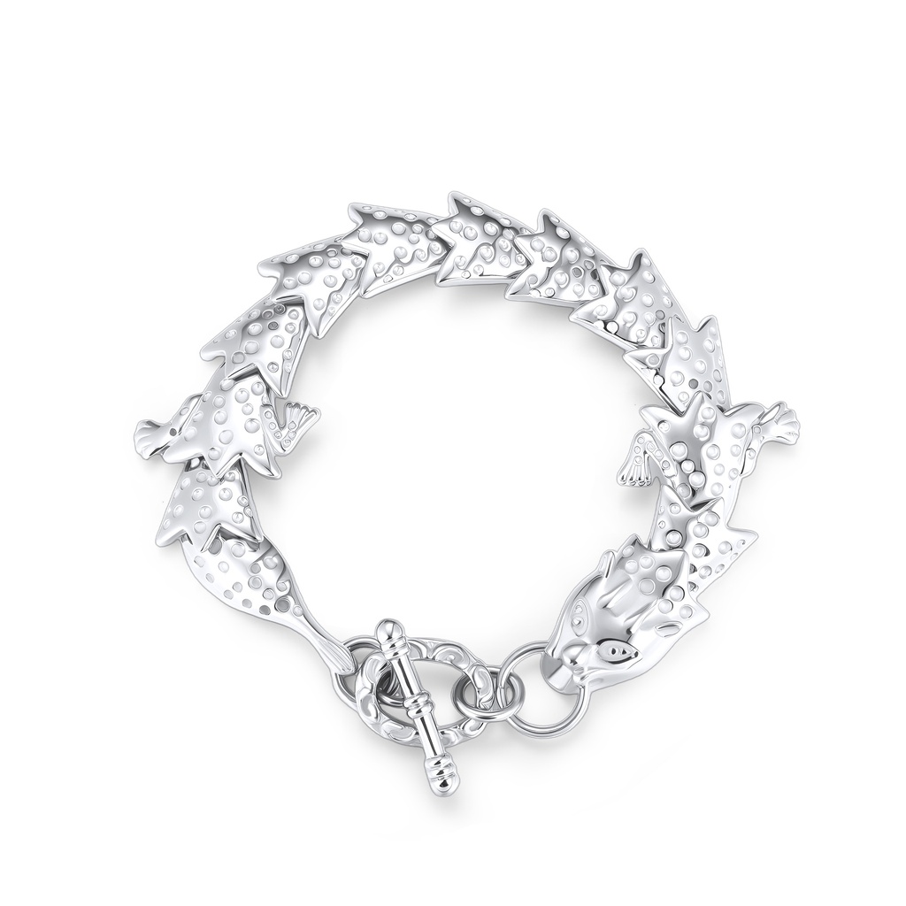Unique Silver Stingray Bracelet with Ocean-Inspired Artistic Detailing