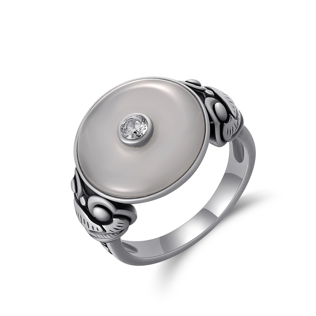 [PD02R0049] Vintage-Inspired Round Ring with White Enamel and Diamond Accent