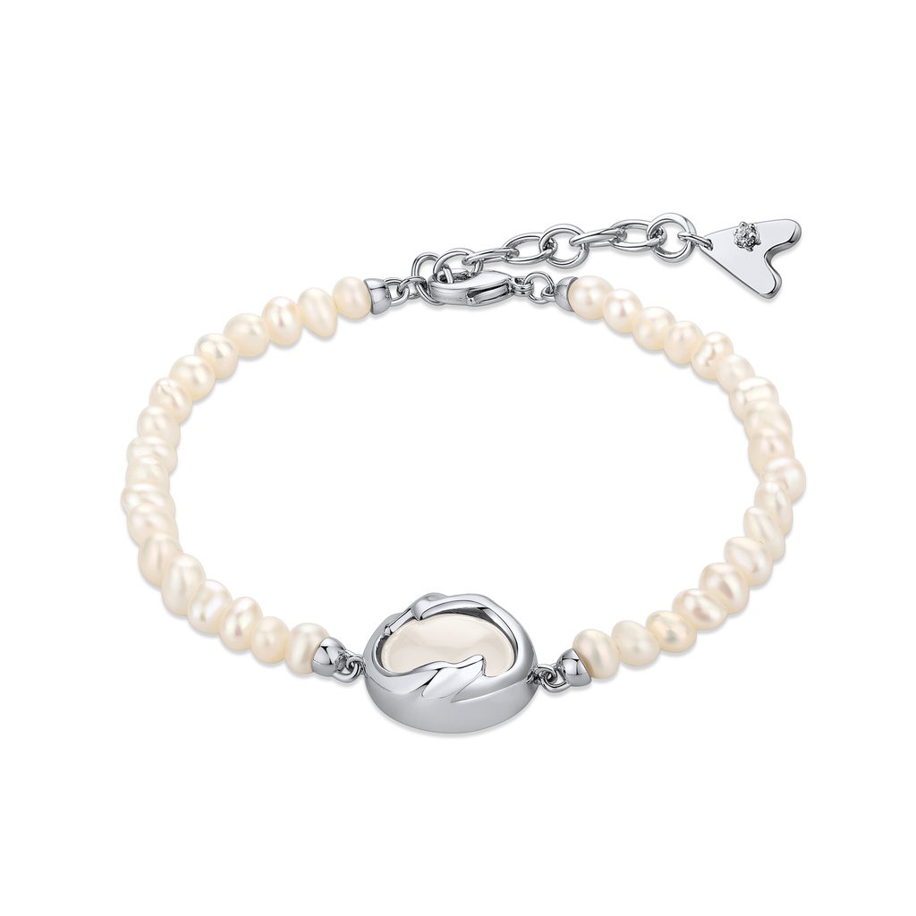 Elegant Freshwater Pearl Bracelet with Silver Heart Charm Accent